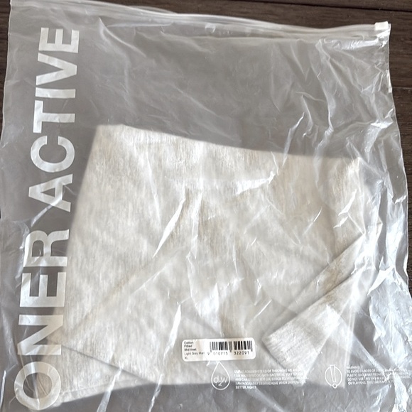 NWT [Oner Active] Fitted Racerback Cropped Light Grey Tank Top Women’s X-Large - Picture 14 of 15